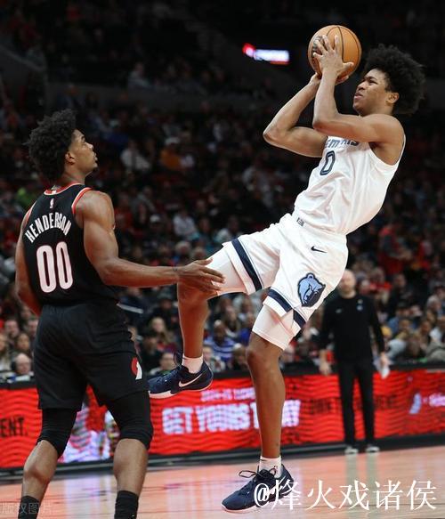 关键球员！本赛季伊迪在场灰熊净胜18.3分，不在场要输7.9分