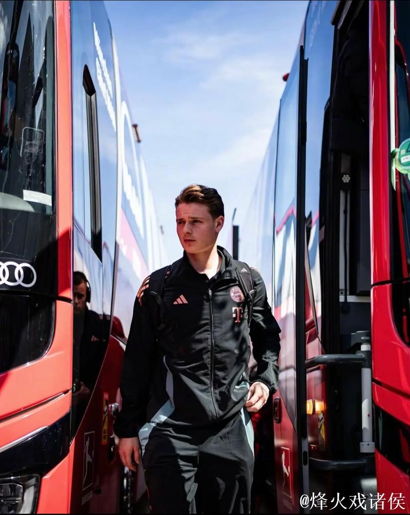 乌尔比希：赛前4个半小时得知自己会首发；时刻