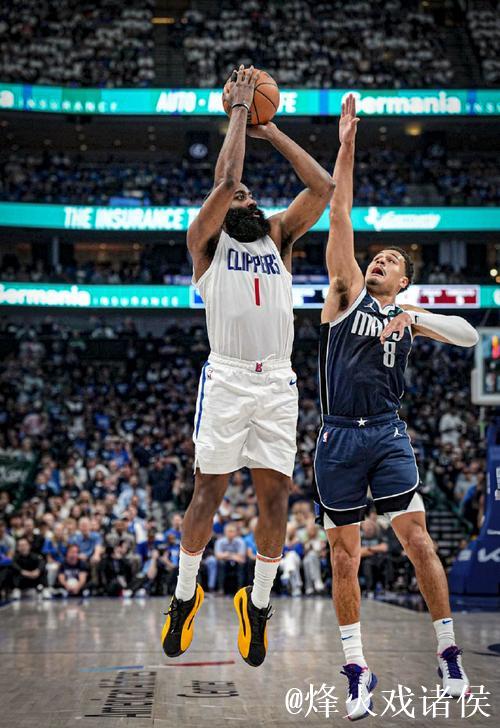 基扬特-乔治精彩过人拉杆上篮，爵士打出14-2反超独行侠4分